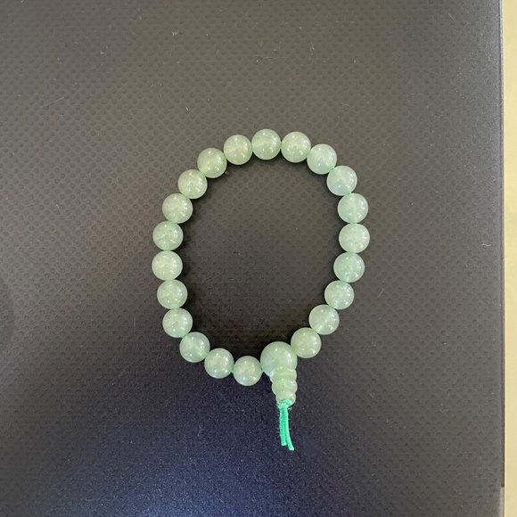 1970s Jade Jadeite Bead Bracelet - Picture 2 of 2